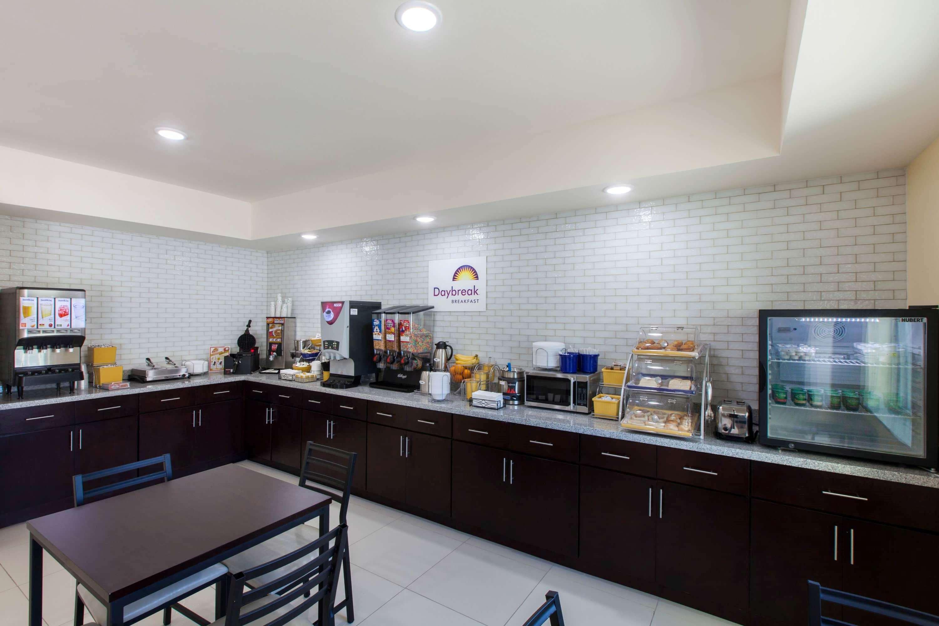Days Inn By Wyndham Baton Rouge Airport Extérieur photo